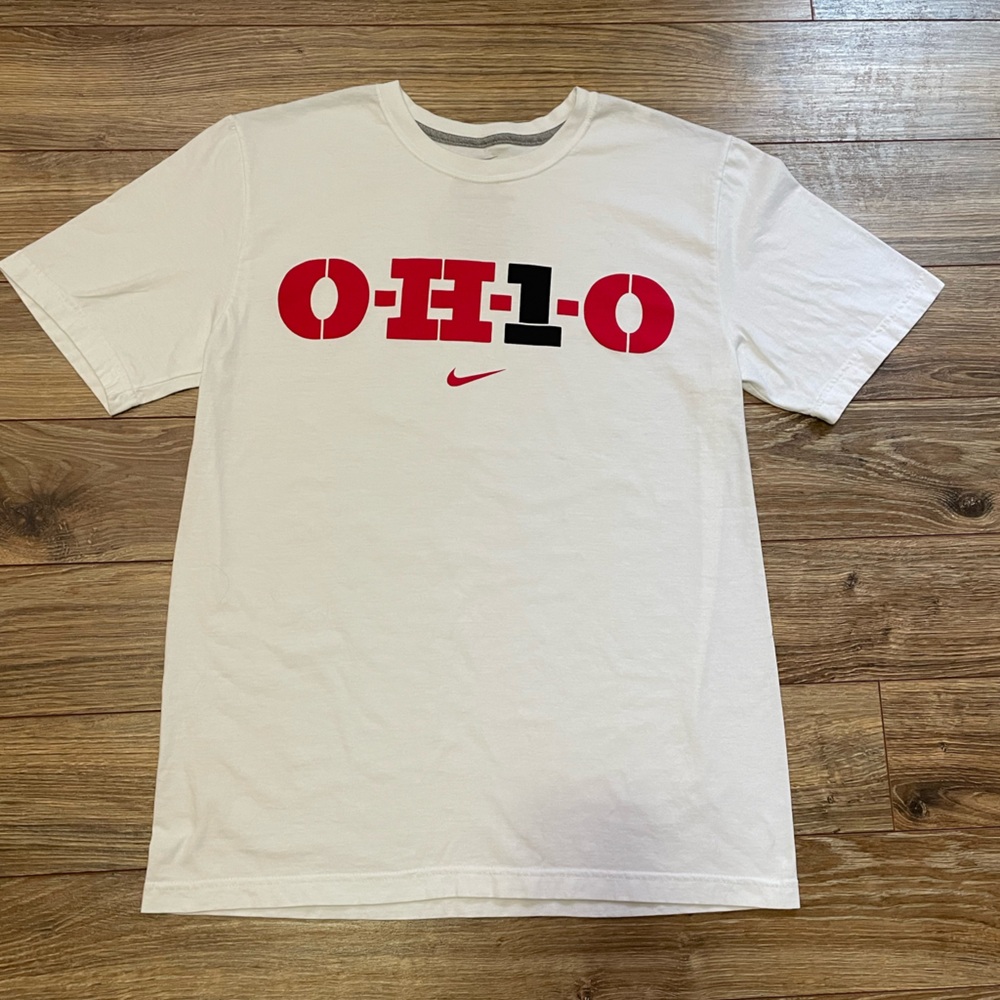 Nike White Regular Fit T-Shirt